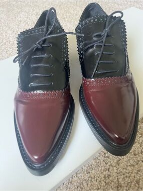 Zara Woman Two-Tone Burgundy and Black Leather Oxford Shoes